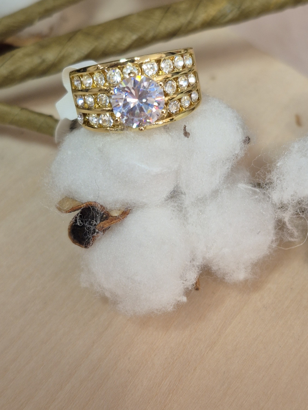 💛💛NEW💛💛 BEAUTIFUL!! Three Row BOMB PARTY CZ Ring In GOLD